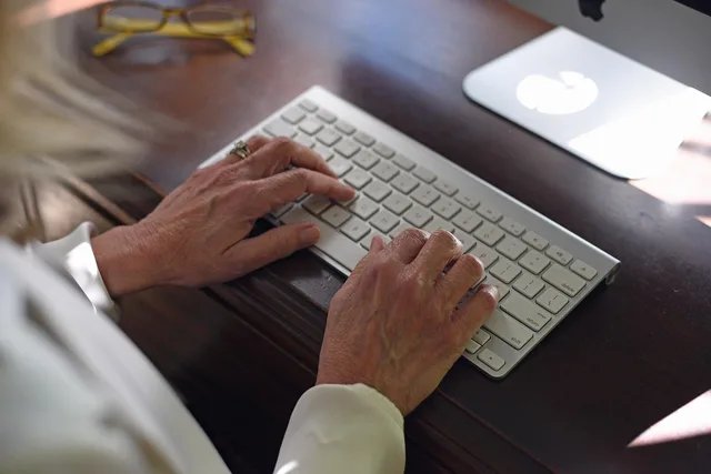 typing, computer, keyboard, writing, typing, typing, typing, typing, typing, writing. Email marketing strategy: decisions, permissions and lifecycle streams