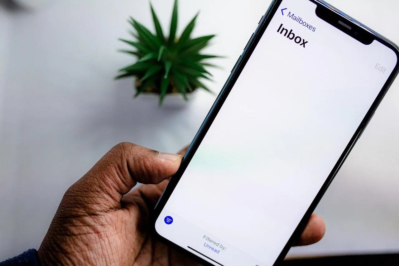 smartphone, hand, inbox, empty, mailbox, digital, mobile phone, screen, lcd, inbox, inbox, inbox, inbox, inbox, lcd. What should a welcome email sequence include?